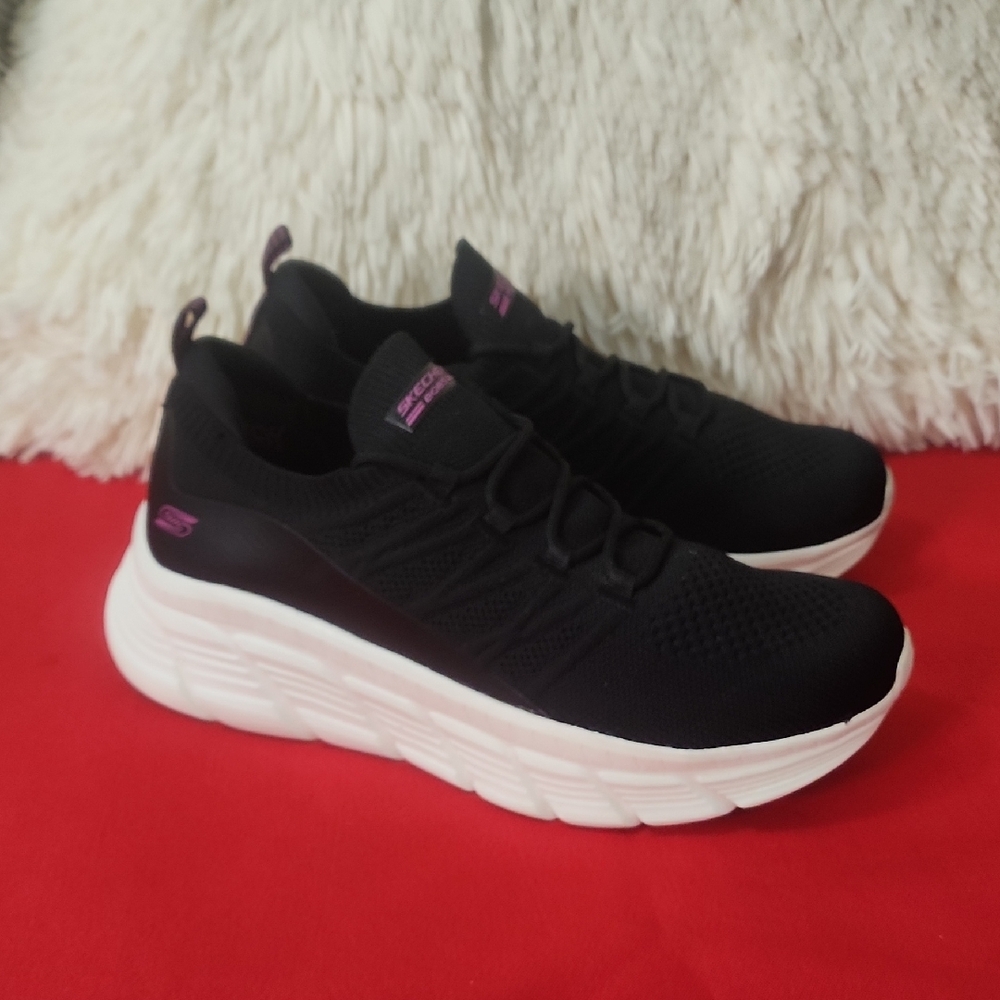 Skechers Women's Black and Purple Sneakers